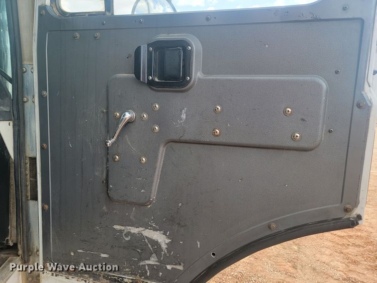 image for item ML9282 2005 Mack MR688S  refuse truck