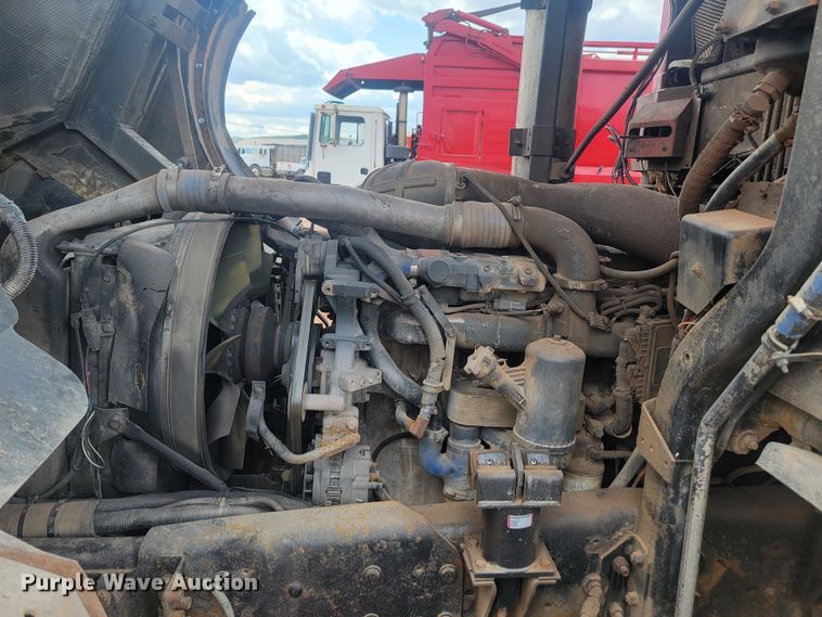 image for item ML9282 2005 Mack MR688S  refuse truck