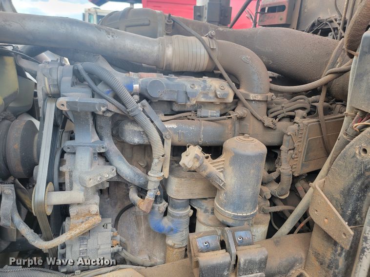 image for item ML9282 2005 Mack MR688S  refuse truck