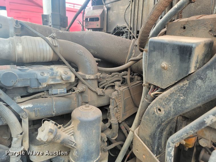 image for item ML9282 2005 Mack MR688S  refuse truck