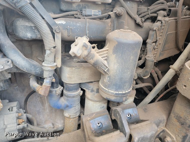 image for item ML9282 2005 Mack MR688S  refuse truck