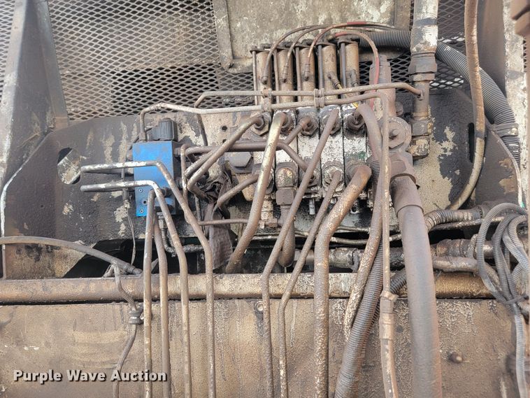 image for item ML9282 2005 Mack MR688S  refuse truck