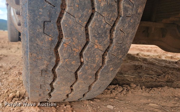 image for item ML9282 2005 Mack MR688S  refuse truck