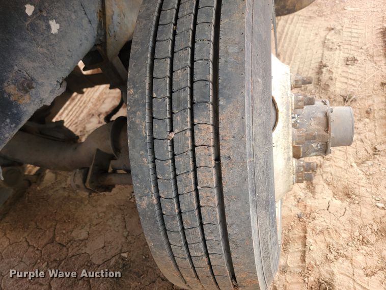 image for item ML9282 2005 Mack MR688S  refuse truck