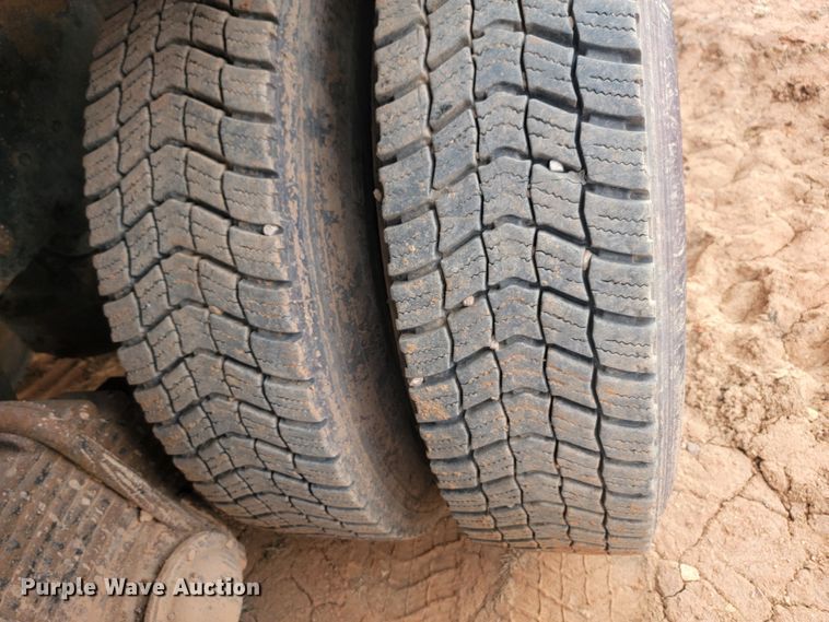 image for item ML9282 2005 Mack MR688S  refuse truck