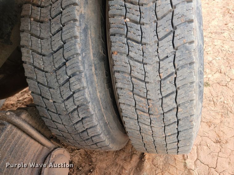 image for item ML9282 2005 Mack MR688S  refuse truck