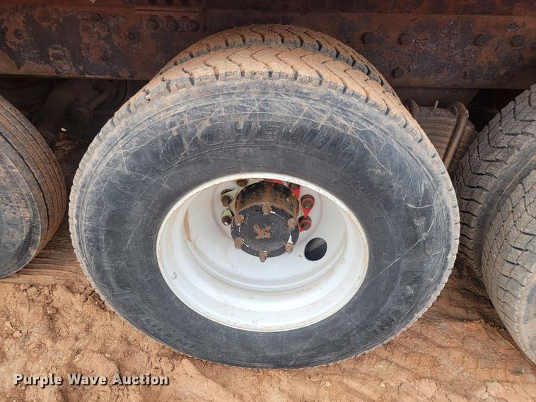 image for item ML9282 2005 Mack MR688S  refuse truck