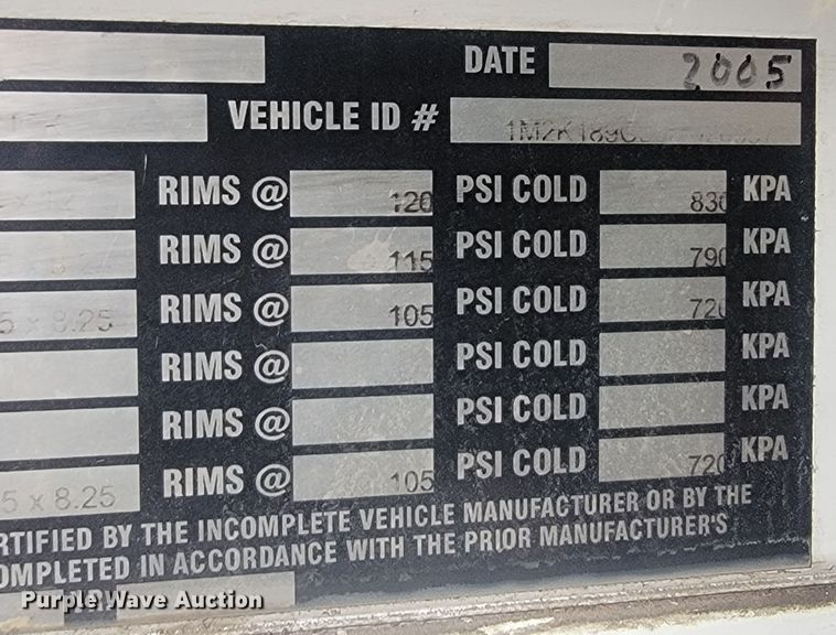 image for item ML9282 2005 Mack MR688S  refuse truck