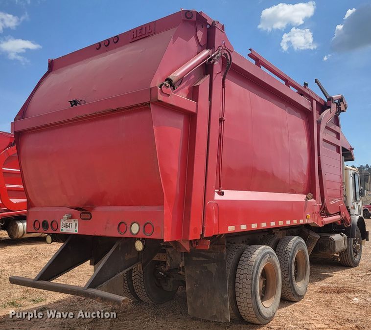 image for item ML9283 1997 Mack MR688S  refuse truck