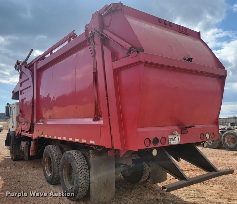 image for item ML9283 1997 Mack MR688S  refuse truck