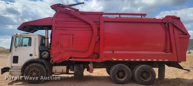 image for item ML9283 1997 Mack MR688S  refuse truck