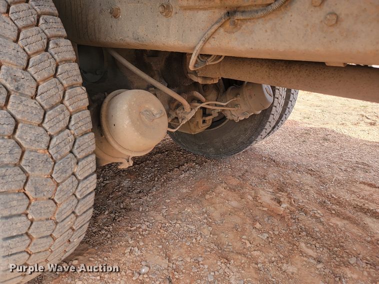 image for item ML9283 1997 Mack MR688S  refuse truck