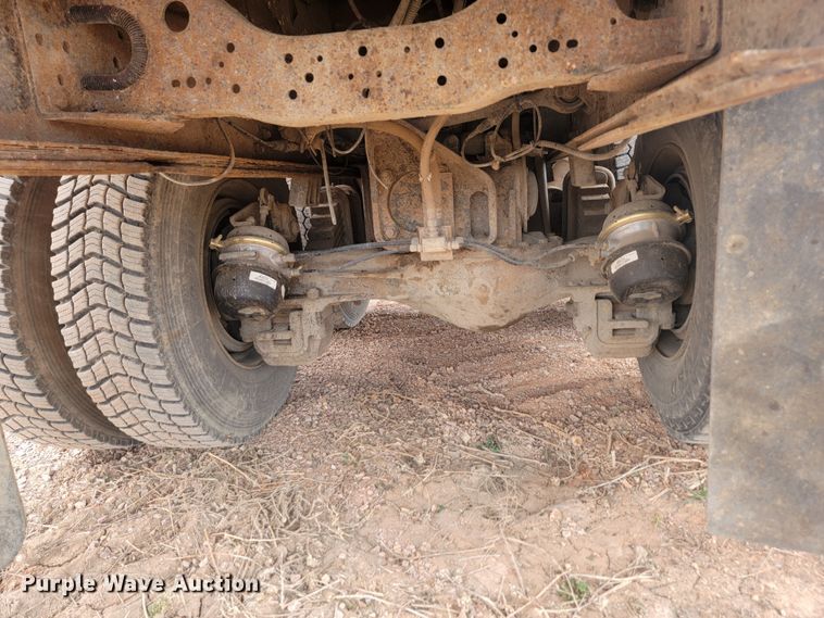 image for item ML9283 1997 Mack MR688S  refuse truck