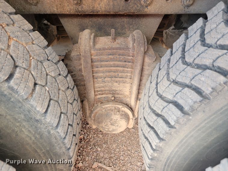 image for item ML9283 1997 Mack MR688S  refuse truck