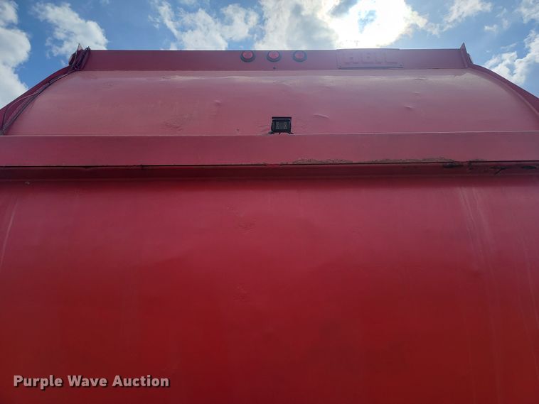 image for item ML9283 1997 Mack MR688S  refuse truck