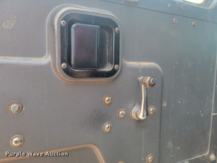 image for item ML9283 1997 Mack MR688S  refuse truck