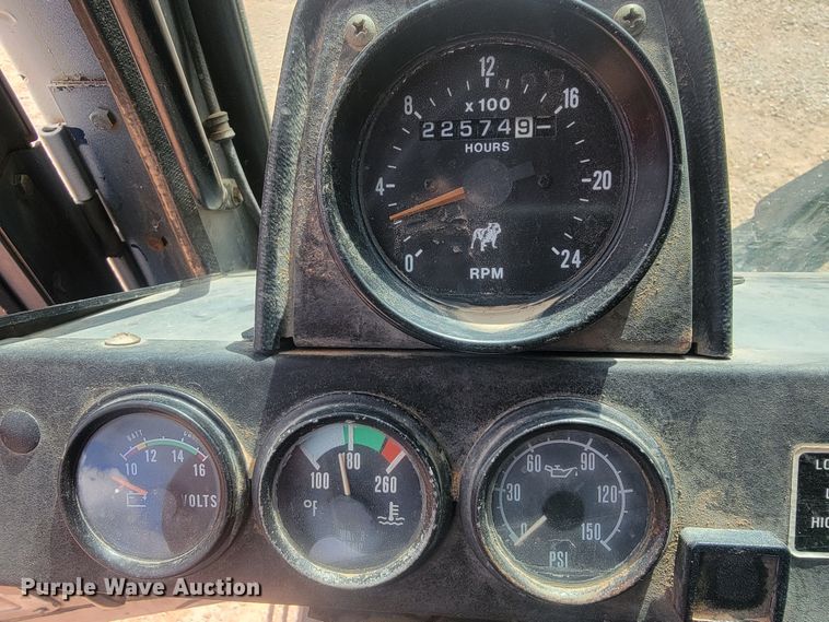 image for item ML9283 1997 Mack MR688S  refuse truck