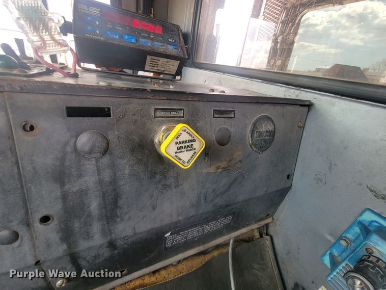 image for item ML9283 1997 Mack MR688S  refuse truck