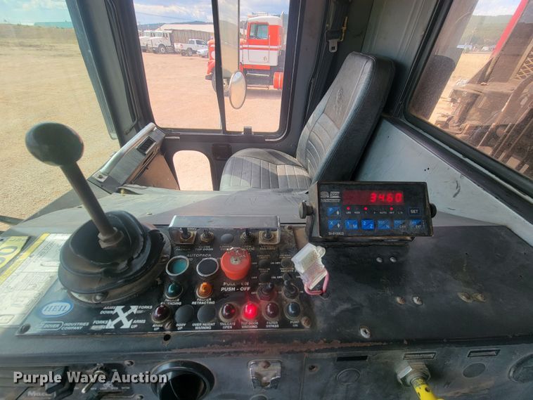 image for item ML9283 1997 Mack MR688S  refuse truck