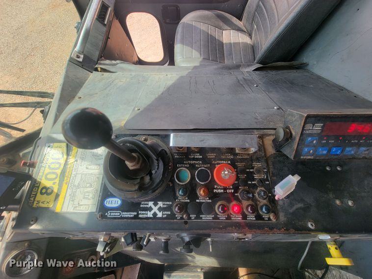 image for item ML9283 1997 Mack MR688S  refuse truck