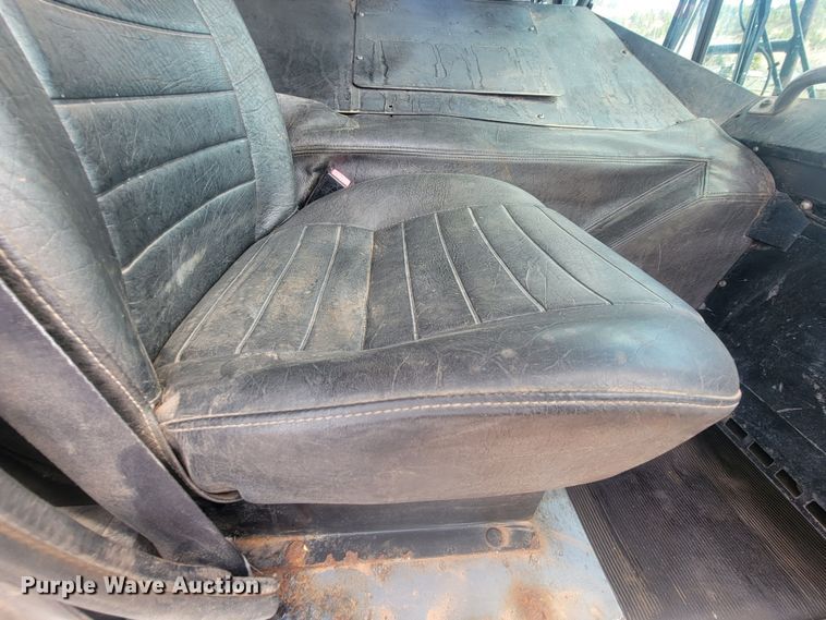 image for item ML9283 1997 Mack MR688S  refuse truck