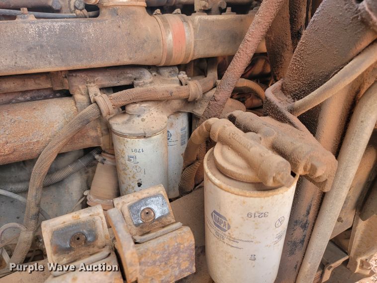 image for item ML9283 1997 Mack MR688S  refuse truck