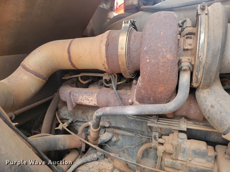 image for item ML9283 1997 Mack MR688S  refuse truck