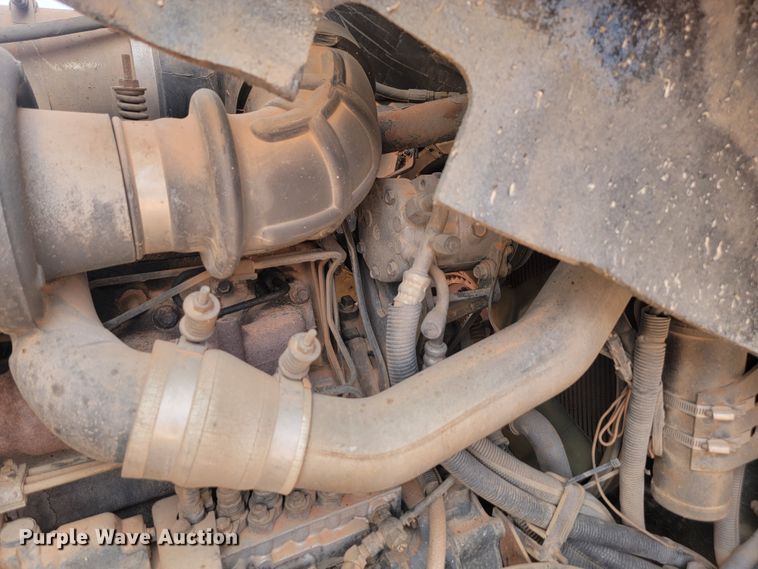 image for item ML9283 1997 Mack MR688S  refuse truck