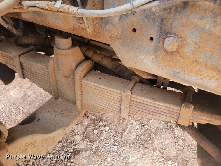 image for item ML9283 1997 Mack MR688S  refuse truck