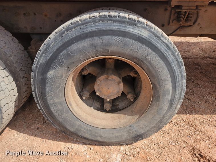 image for item ML9283 1997 Mack MR688S  refuse truck