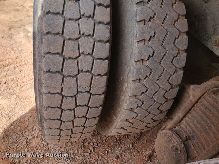 image for item ML9283 1997 Mack MR688S  refuse truck