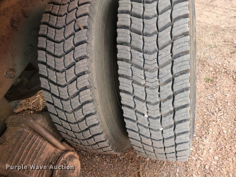 image for item ML9283 1997 Mack MR688S  refuse truck