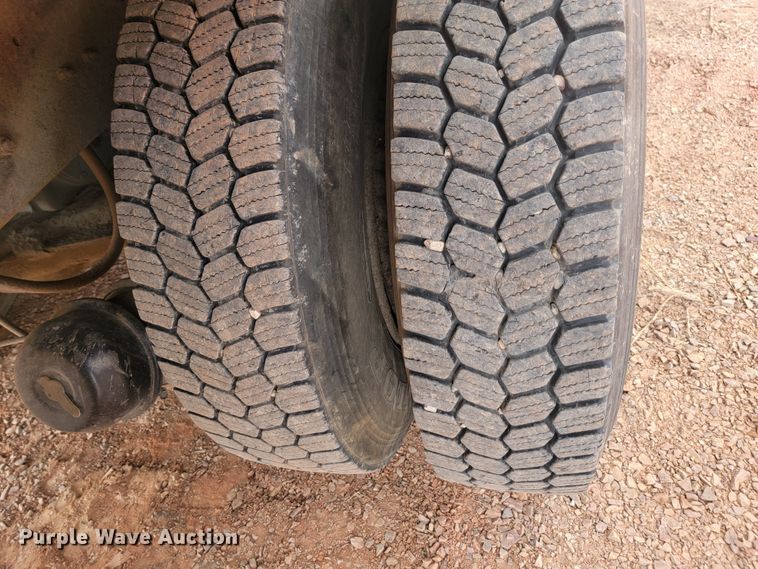 image for item ML9283 1997 Mack MR688S  refuse truck