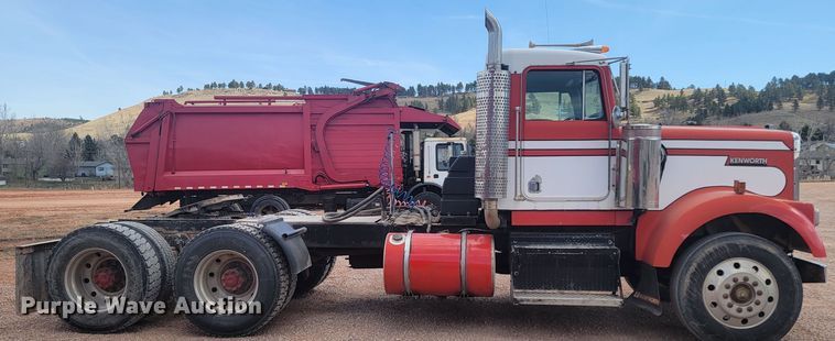 image for item ML9284 1990 Kenworth W900  semi truck