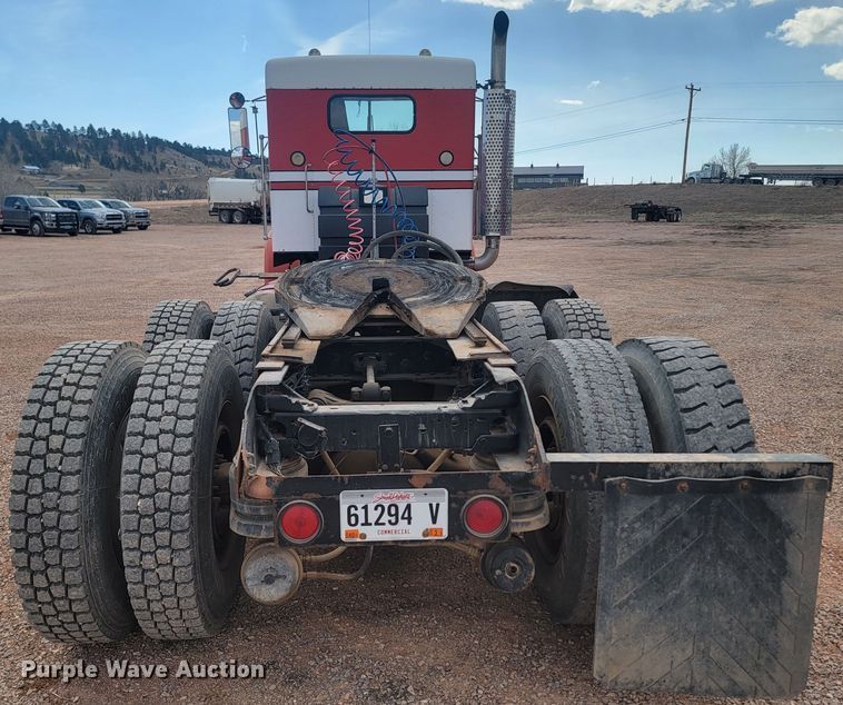 image for item ML9284 1990 Kenworth W900  semi truck