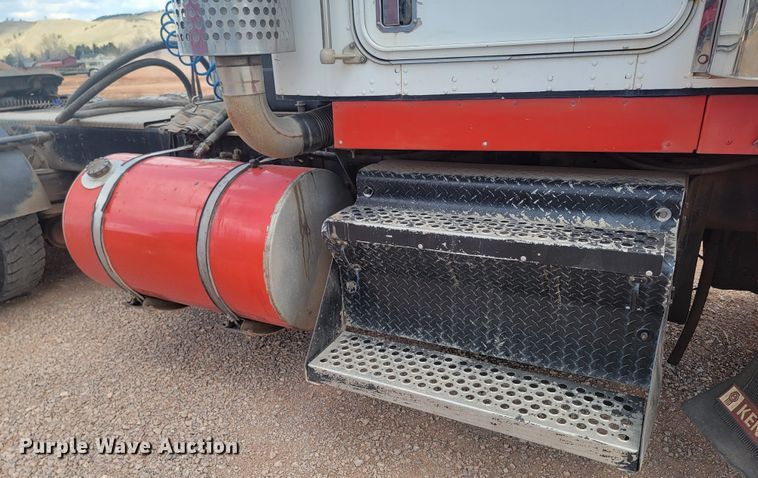 image for item ML9284 1990 Kenworth W900  semi truck