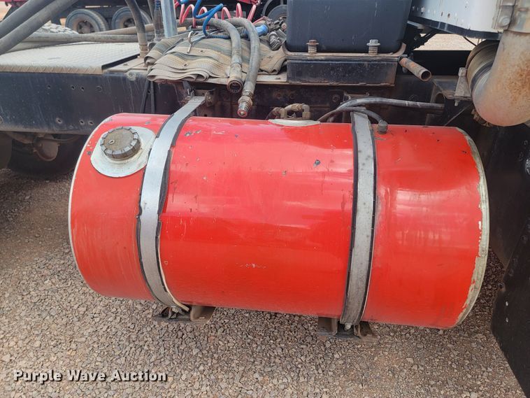 image for item ML9284 1990 Kenworth W900  semi truck