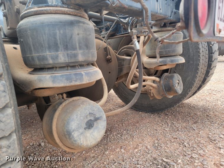 image for item ML9284 1990 Kenworth W900  semi truck