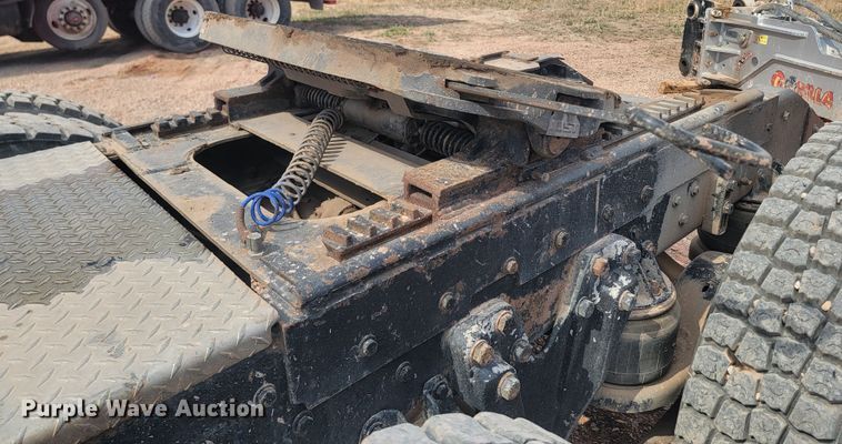 image for item ML9284 1990 Kenworth W900  semi truck