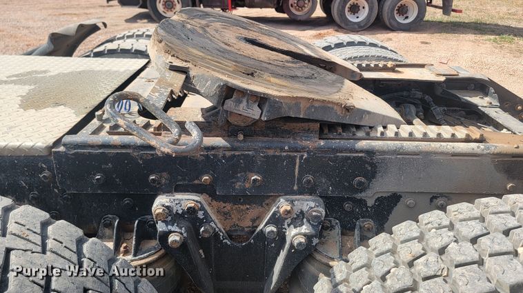 image for item ML9284 1990 Kenworth W900  semi truck