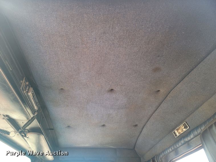 image for item ML9284 1990 Kenworth W900  semi truck