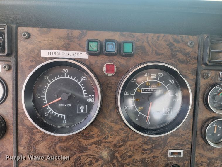 image for item ML9284 1990 Kenworth W900  semi truck