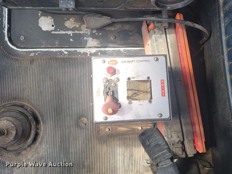 image for item ML9284 1990 Kenworth W900  semi truck