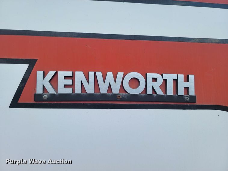 image for item ML9284 1990 Kenworth W900  semi truck