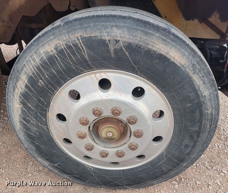 image for item ML9284 1990 Kenworth W900  semi truck