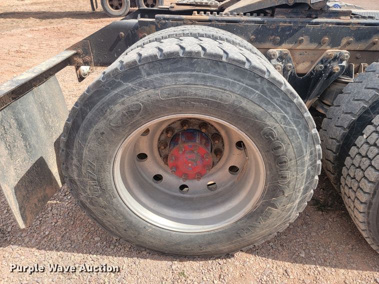 image for item ML9284 1990 Kenworth W900  semi truck