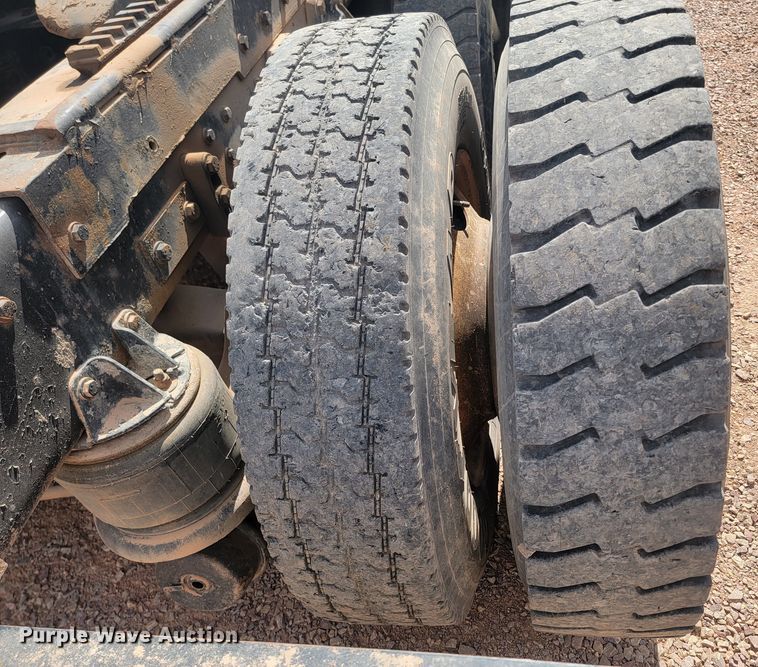 image for item ML9284 1990 Kenworth W900  semi truck