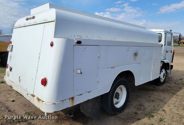 image for item ML9287 1985 Volvo F612  fuel truck