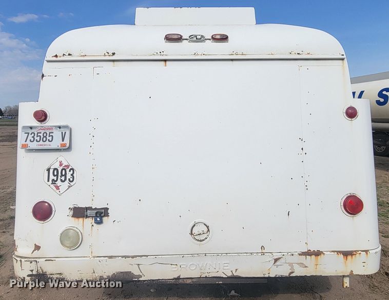 image for item ML9287 1985 Volvo F612  fuel truck