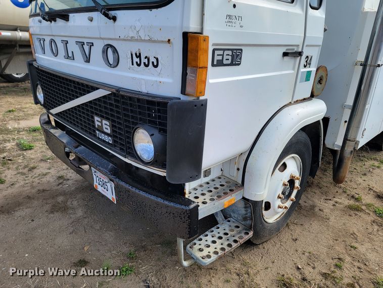 image for item ML9287 1985 Volvo F612  fuel truck